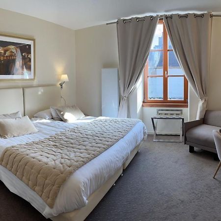 Logis Hotel Des Messageries อาร์บัวส์ ภายนอก รูปภาพ