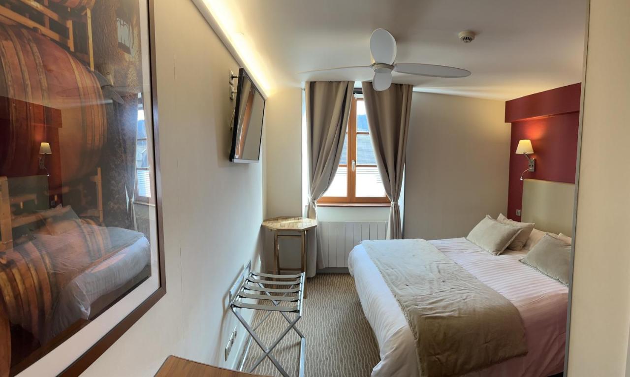 Logis Hotel Des Messageries อาร์บัวส์ ภายนอก รูปภาพ