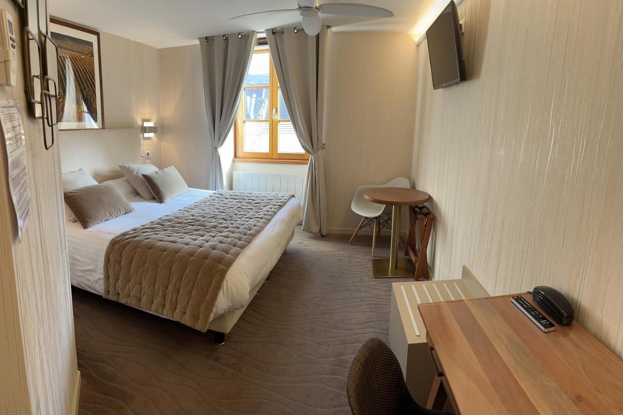 Logis Hotel Des Messageries อาร์บัวส์ ภายนอก รูปภาพ