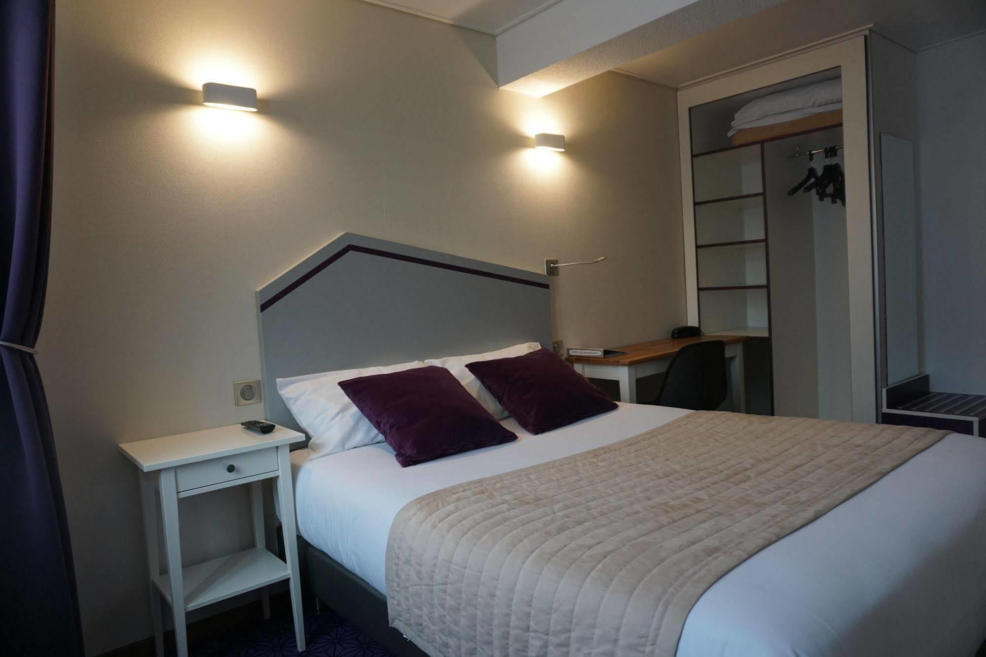 Logis Hotel Des Messageries อาร์บัวส์ ภายนอก รูปภาพ