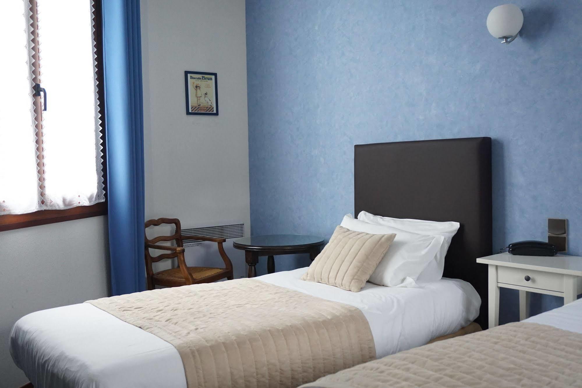 Logis Hotel Des Messageries อาร์บัวส์ ภายนอก รูปภาพ